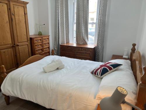 Postel nebo postele na pokoji v ubytování GRAVENEY HOUSE -Sleeps 8 - London Zone 3