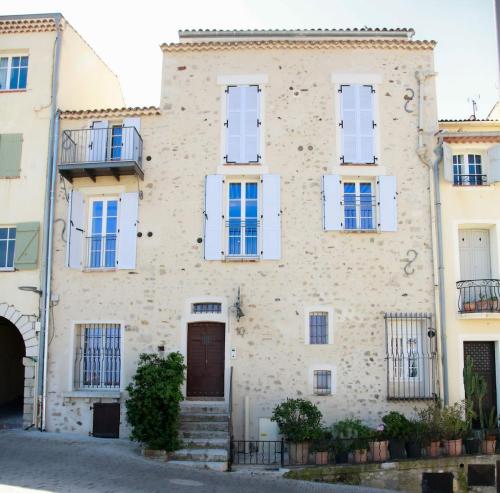 3BR on the Remparts of Antibes - Sea & Mountain View