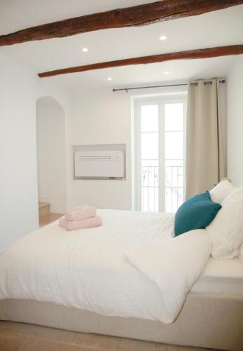 3BR on the Remparts of Antibes - Sea & Mountain View