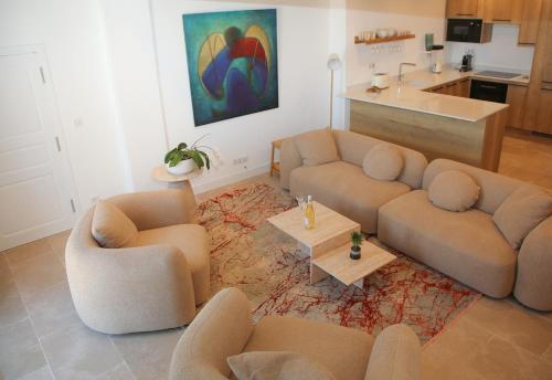 3BR on the Remparts of Antibes - Sea & Mountain View
