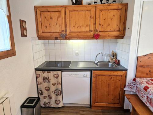 Photo de la galerie de l'établissement Les Chalets D'arrondaz - Appartement avec vue Massif de la Vanoise 4/6 pers MAE-2944, à Modane