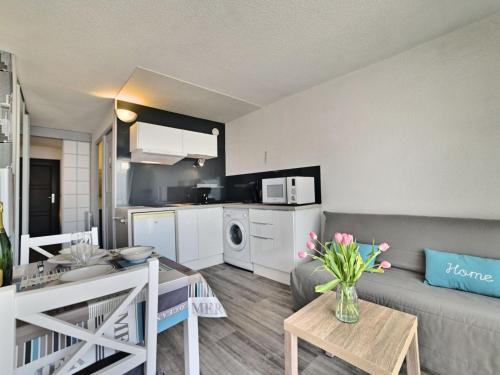 Η κουζίνα ή μικρή κουζίνα στο Apartment La Palmeraie by Interhome