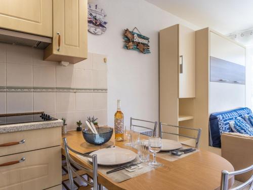 Studio De La Plage-4 by Interhome