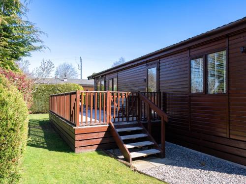 Κήπος έξω από το Chalet Crossbill Lodge by Interhome