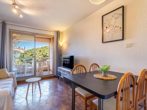Apartment Les Regates-7 by Interhome