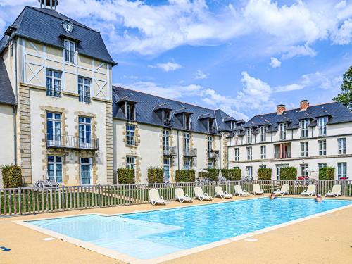 Apartment Le Château de Kergonano-25 by Interhome