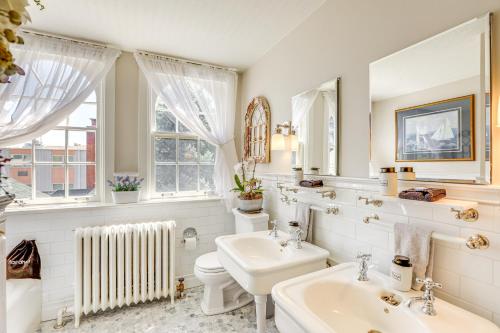 Φωτογραφία από το άλμπουμ του Historic French Consulate! Cap Hill Area, Walkable στο Ντένβερ