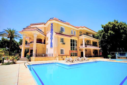 Turquoise Pyramids palace