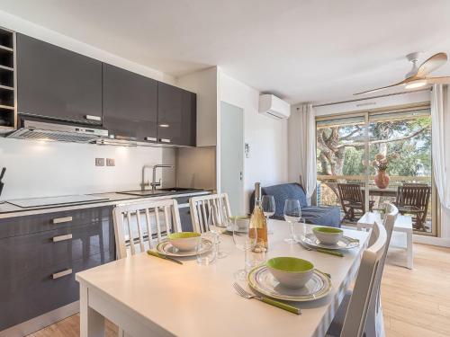 Apartment Les Regates-8 by Interhome