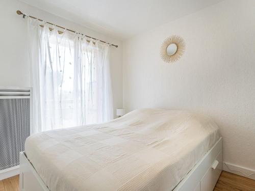 Apartment Les Regates-8 by Interhome