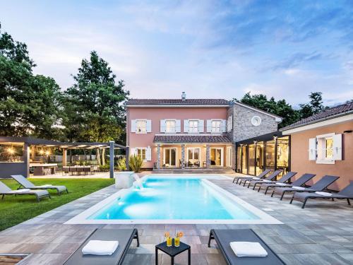 Villa Green Frame by Interhome