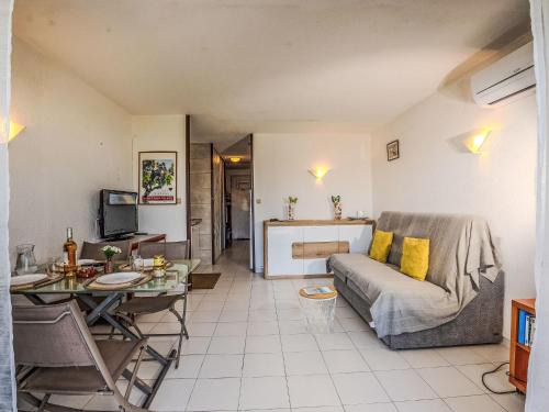 Apartment Les Rivages d'Ulysse by Interhome