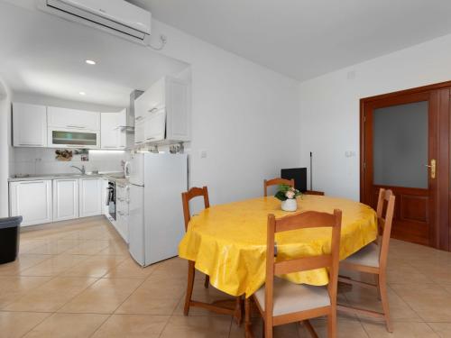 Apartment Limun-2 by Interhome