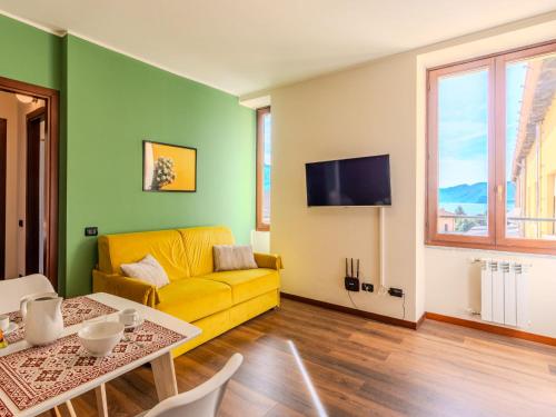 Μια τηλεόραση ή/και κέντρο ψυχαγωγίας στο Apartment Piazza San Giuseppe-3 by Interhome