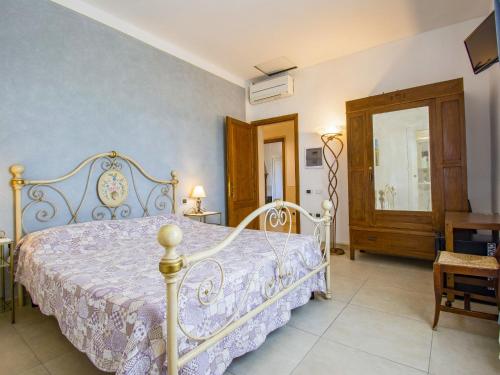 Ένα ή περισσότερα κρεβάτια σε δωμάτιο στο Apartment Bianco by Interhome
