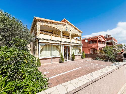 Apartment Nachtigall Vir-2 by Interhome