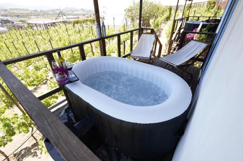 Un balcón o terraza de Santerra, Valle de Guadalupe
