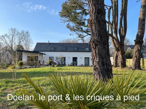 Ty Glazu Doelan espace 60m2, Port& criques à pied, 2 chambres privées au 1er étage, SDB, WC séparé