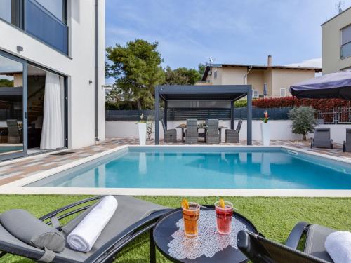 Holiday Home Giny by Interhome