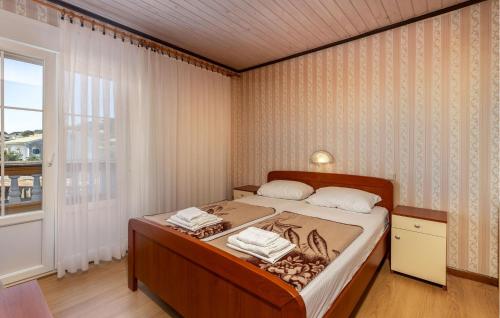 Amazing Apartment In Rab With House Sea View
