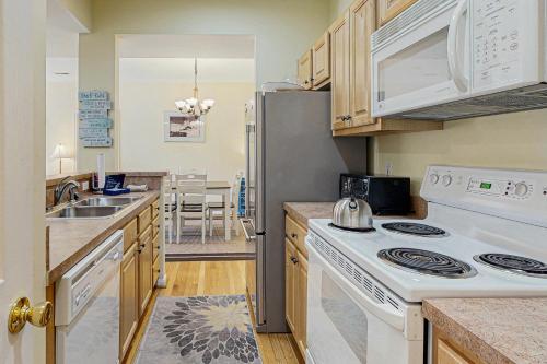 Η κουζίνα ή μικρή κουζίνα στο Eagles Landing - 4300 Sandpiper #4314
