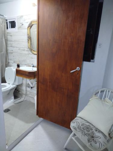 Bilik mandi di Ginkgo Hostel La Plata