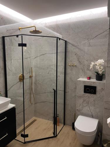 Ένα μπάνιο στο Sea View Green Apartament