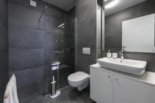 Mokos Modern Suite with Sea View and Jacuzzi