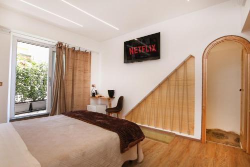 Postel nebo postele na pokoji v ubytování Romantic private pool room Relax in Castelsardo