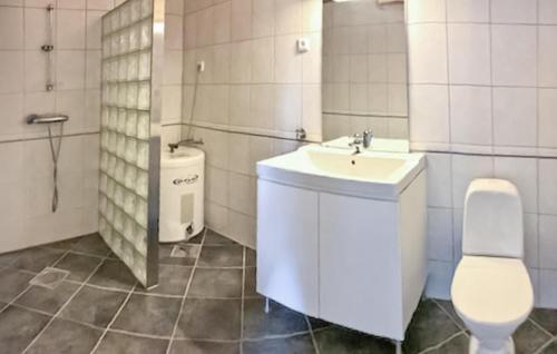 Bilik mandi di Gorgeous Apartment With Wifi