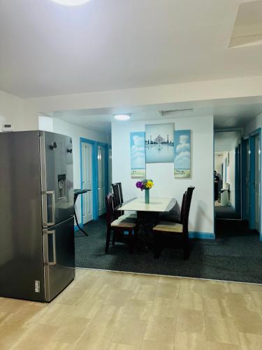 Kuchyň nebo kuchyňský kout v ubytování OYO Unique Private Rooms - Bolton Central, Free Parking