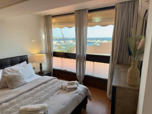 Exclusive Penthouse Apt, at Glyfada Marina & Beach