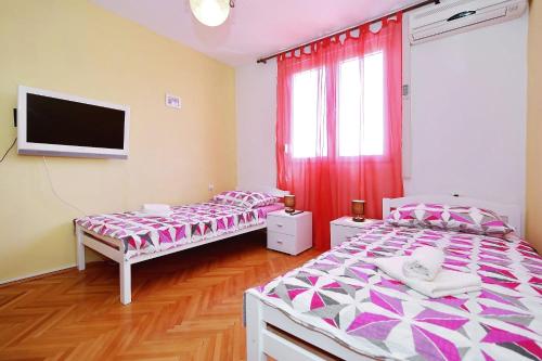 Apartments by the sea Zadar - 24422