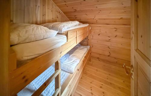 Katil atau katil-katil dalam bilik di Pet Friendly Home In Hovden I Setesdal