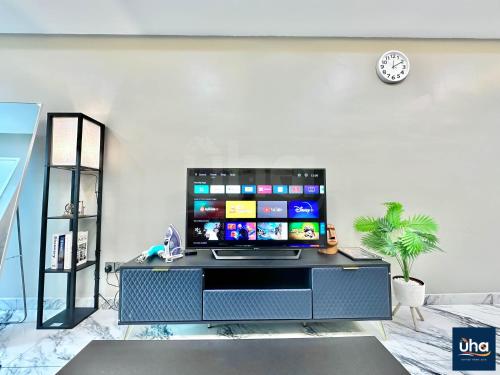 TV a/nebo společenská místnost v ubytování Akademik Suite by JK Home
