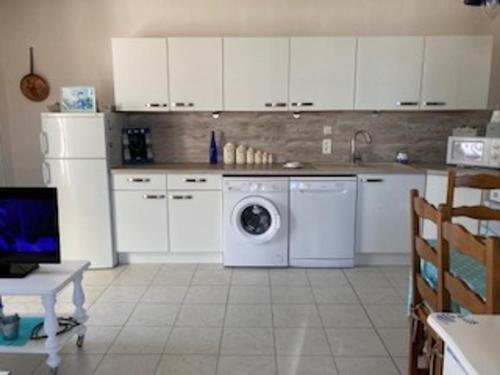 Photo de la galerie de l'établissement Maison à Barbâtre - 4 pers, proche plage - FR-1-823-155, à Barbâtre