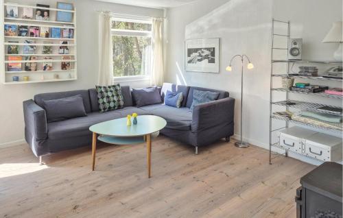 Khu vực ghế ngồi tại 2 Bedroom Gorgeous Home In Nexø