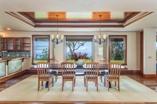 Χώρος καθιστικού στο Luxury Oceanview Estate