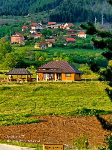 Φυσικό τοπίο κοντά σε αυτή η παραθεριστική κατοικία