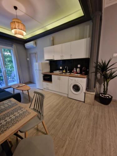 Closer "Egnatia Apartment 1"