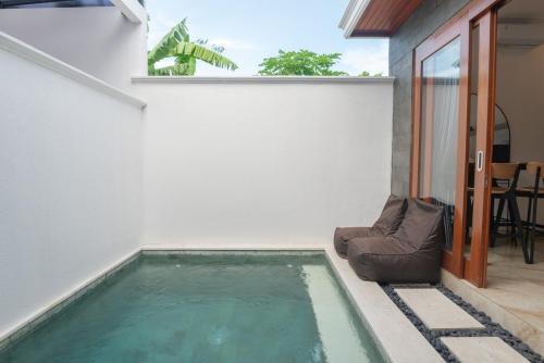 Bazén v ubytování Chic & Modern 2BR New Pool Villa - Villa Arraya nebo v jeho okolí