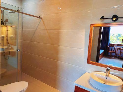 Koupelna v ubytování Nhật Tín Hotel