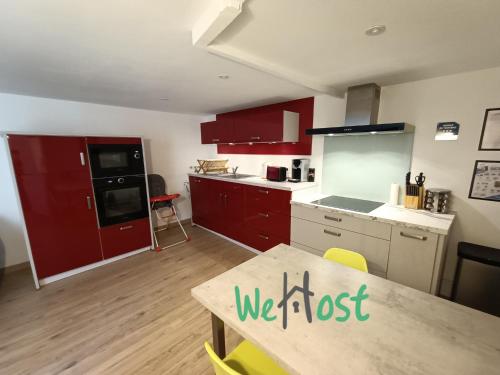 Historic comfortable one bedroom apartment in center