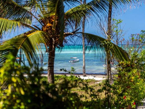 Shanuo Beach Bungalows