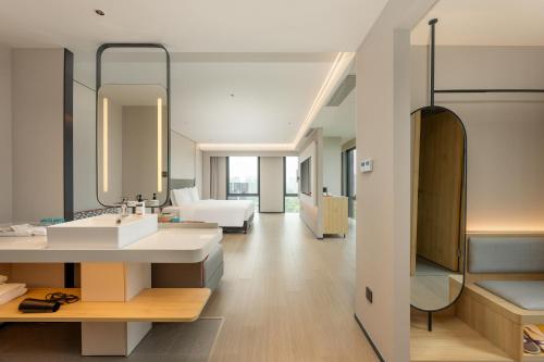 Bilik mandi di Holiday Inn Express Kunshan Yushan by IHG