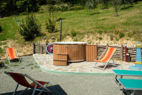 Gambar di galeri bagi Agriturismo La Rovere - I Carrozzoni Gitani di Cossano Belbo