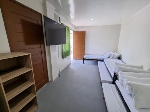 Μια τηλεόραση ή/και κέντρο ψυχαγωγίας στο Casa Victoria, Private Pool, Los Banos