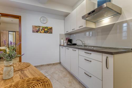 Colosseum Apartment
