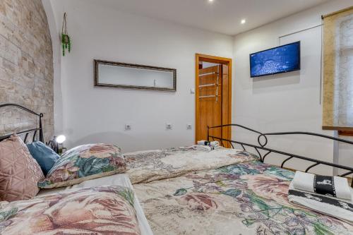 Colosseum Apartment