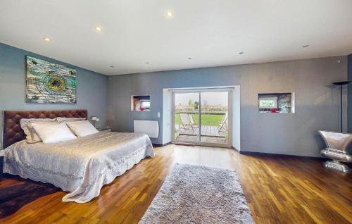 Photo de la galerie de l'établissement La Ferme Les Cousteres -Chambre double privée, pièces de vie partagées -, à Montréjeau